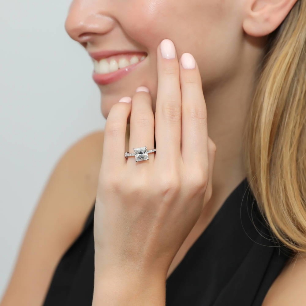 NWT Berricle engagement ring 3ct ct center stone set with two bands